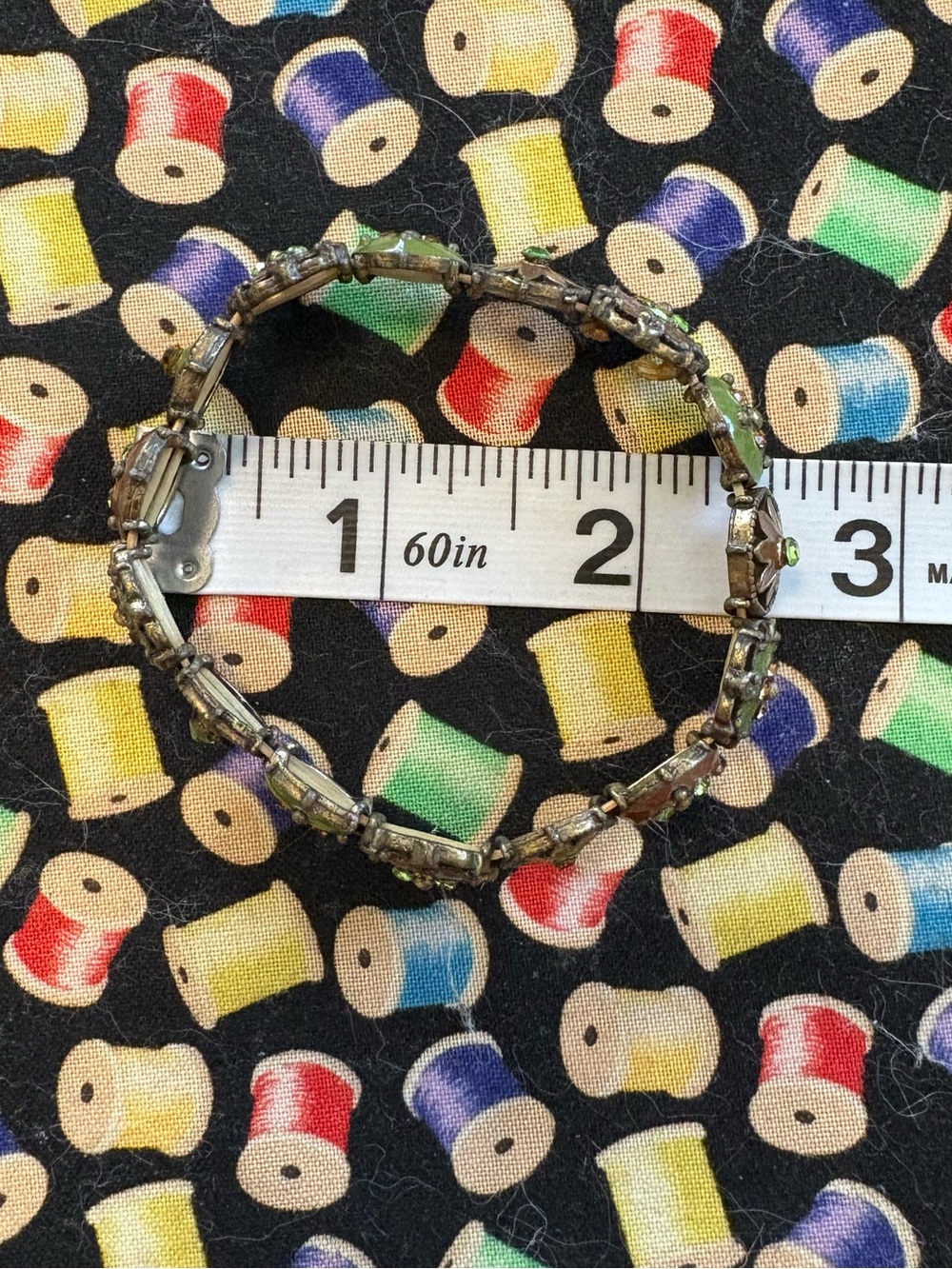 Gorgeous Green Floral Crystal Link Statement Stretch Bracelet - Picture 2 of 2